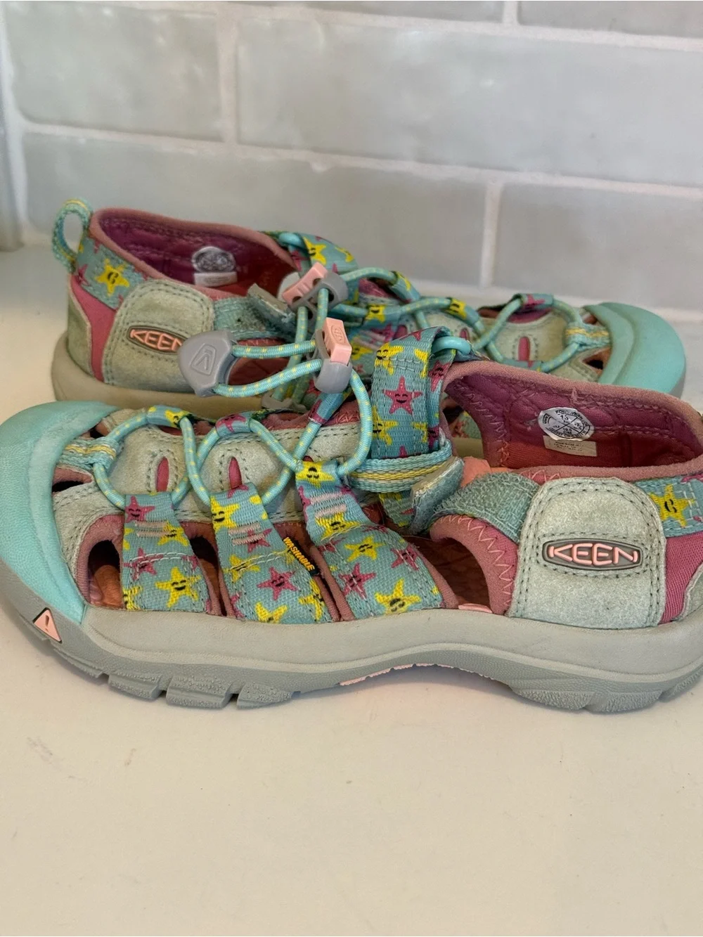 Keen Kids Aqua and Pink Star-Print Closed-Toe Sandals